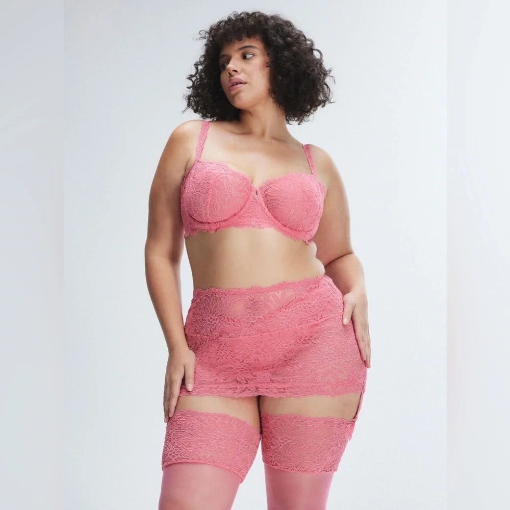 Savage X Fenty ROMANTIC CORDED LACE GARTER SKIRT in Acacia Pink Plus Size